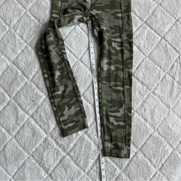 Victoria's Secret PINK | Green Camo Ultimate high waist leggings | Size Small - Picture 13 of 14